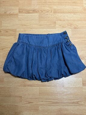 American Eagle Outfitters Blue Bubble Denim Mini Skort with Side Buttons